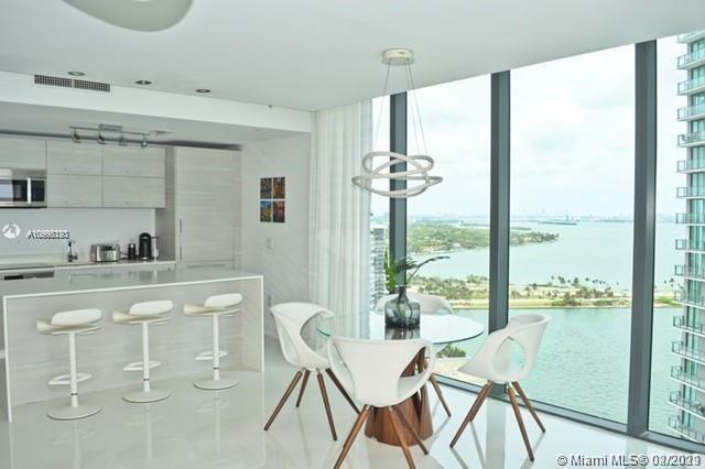 Foto del edificio - 650 NE 32nd St