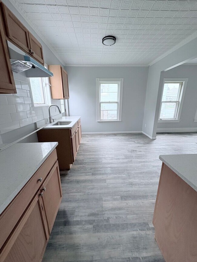 Foto del edificio - 409 Healy Ave