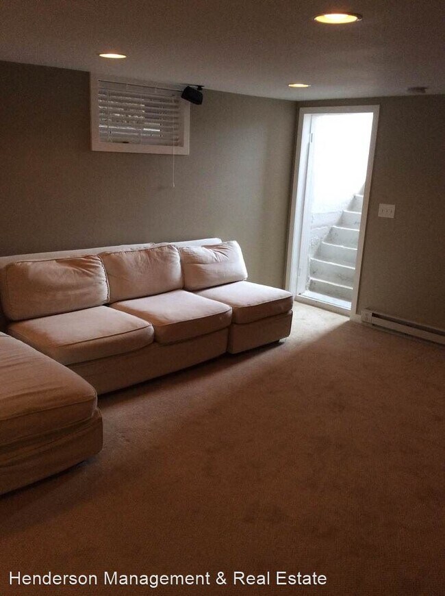 Foto del edificio - 1 br, 1 bath House - 404 E. Oak Street Unit B