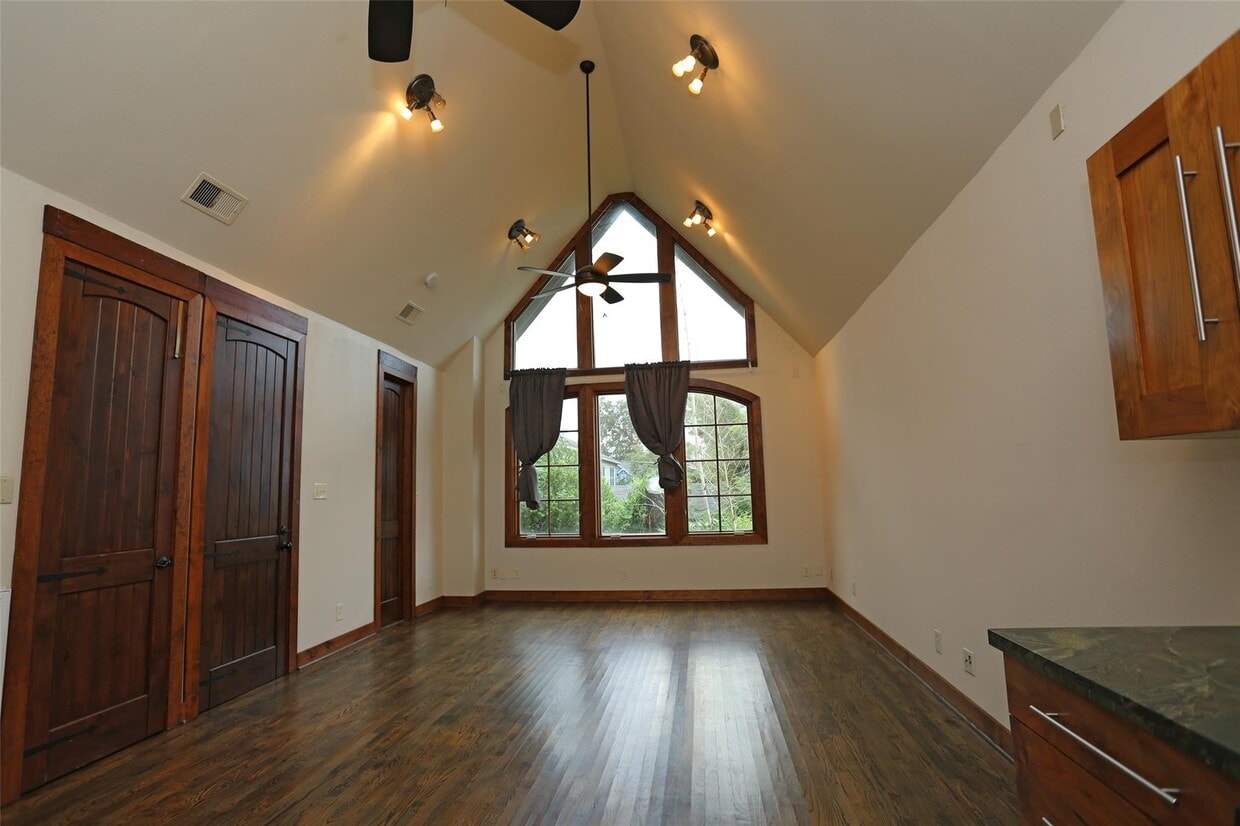 Primary Photo - 506 Vincent St