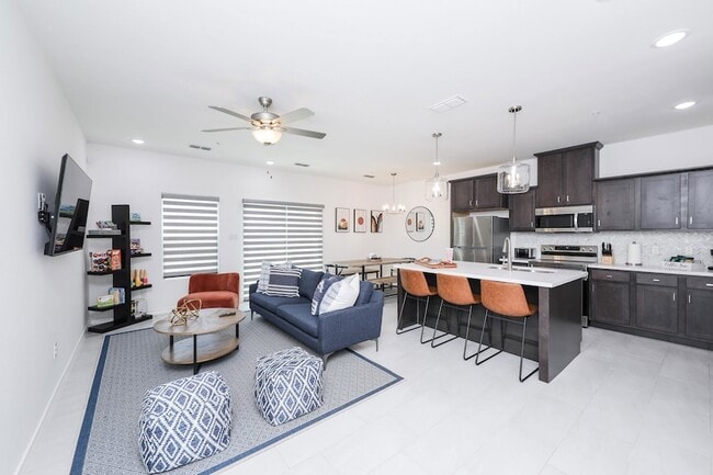 Building Photo - 9902 Bijan Dr