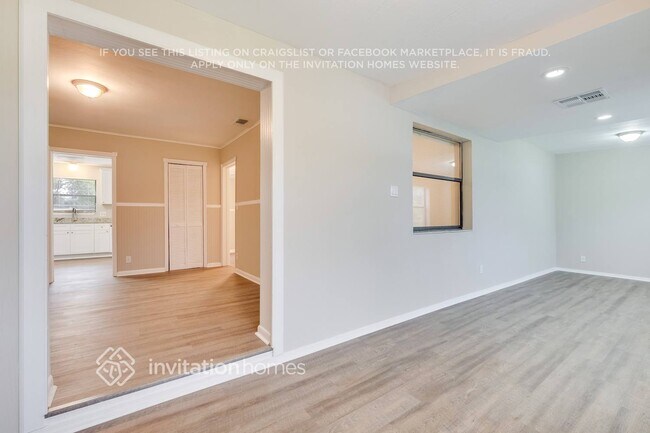 Foto del edificio - 6716 Wurn Park Ct