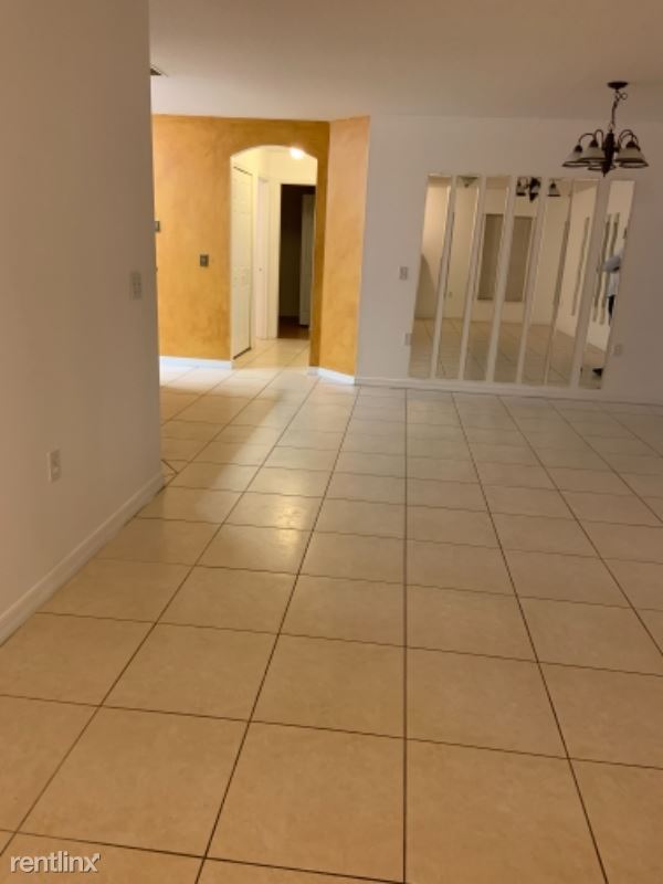 Foto del edificio - 2 br, 2 bath House - 359 E Ohio Ave