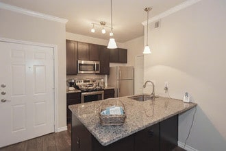 Building Photo - Village of Hampton Cove