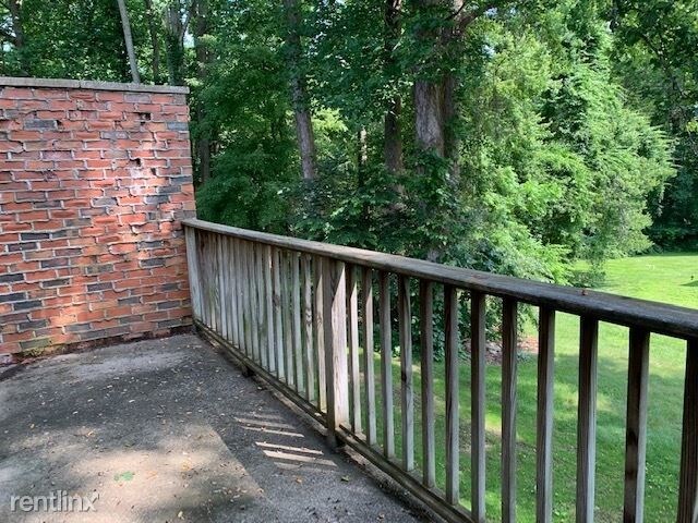 Building Photo - 19 Denlar Dr