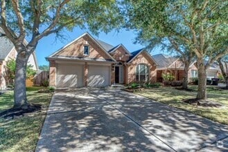 Building Photo - 2531 Pepperidge Dr