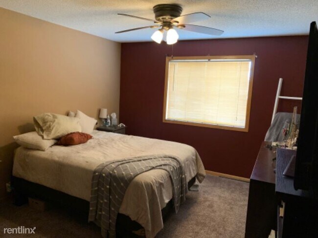 Building Photo - 13151 Meadowood Way