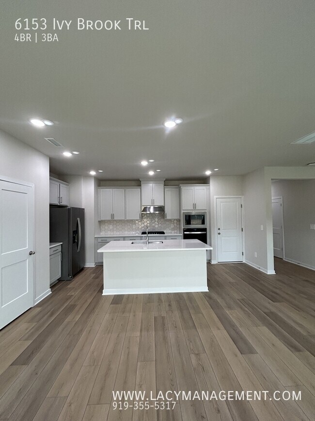 Building Photo - 6153 Ivy Brk Trl