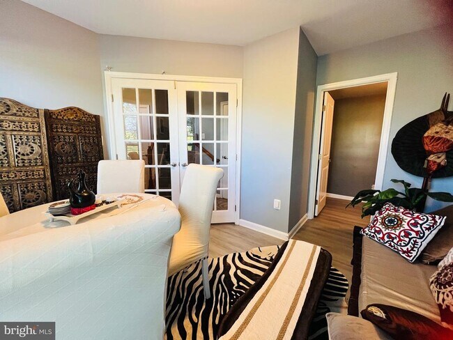 Foto del edificio - 2422 Baileys Pond Rd