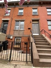 Building Photo - 323.5 Pavonia Ave