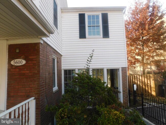 Foto del edificio - 5600 11th St N