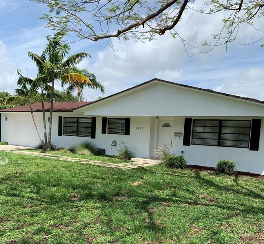 Primary Photo - Charming Palmetto Bay Home