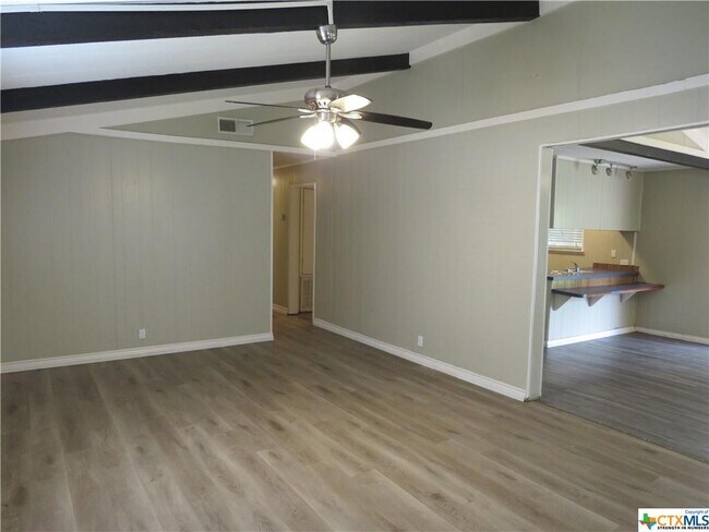 Building Photo - 1206 Karen Dr