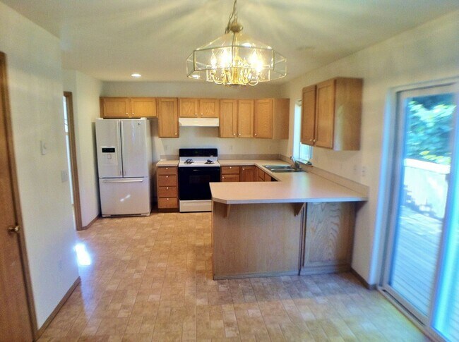 Foto del edificio - 3 br, 2.5 bath House - 109 Poplar St