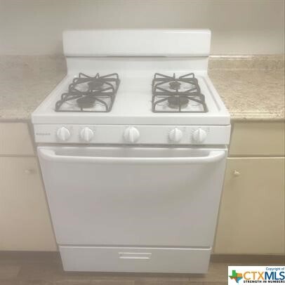 Foto del edificio - 702 Carrie Ave