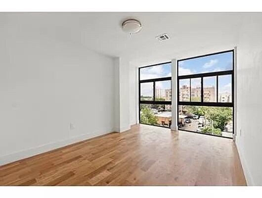Foto del edificio - 2920 Brighton 4th St