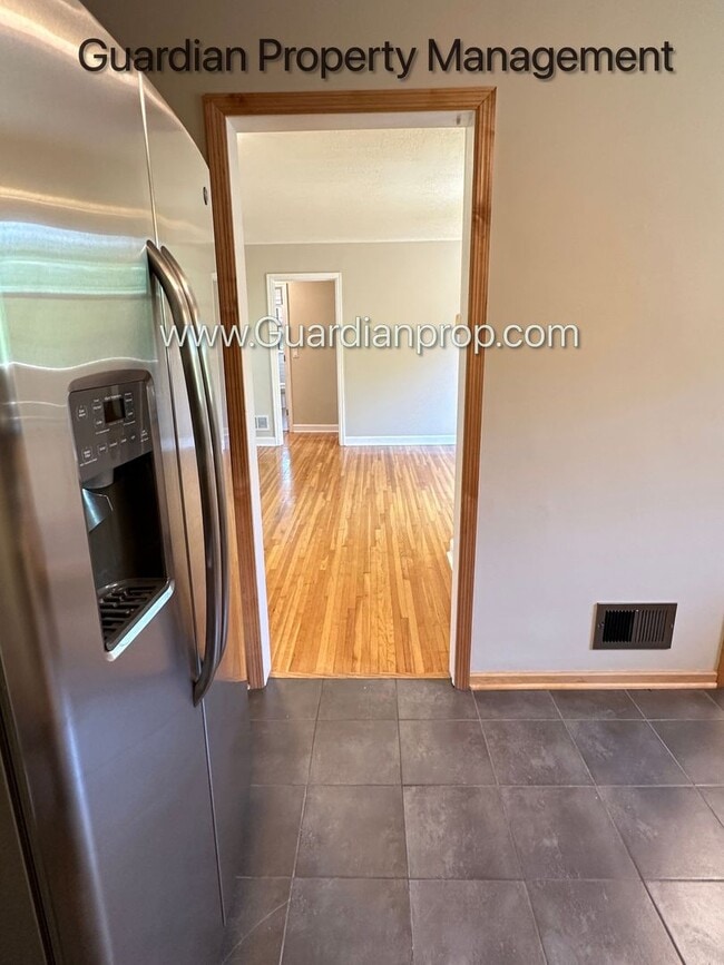 Building Photo - Golden Valley Single Family Home, 2 Baths, W/D, DIshwasher, Large Yard, 2 Car Garage.