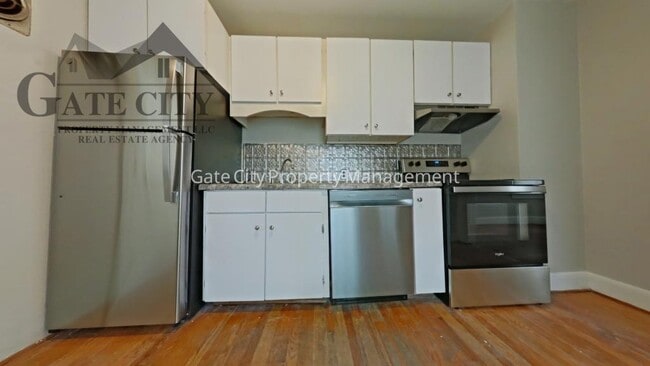 Building Photo - 227 Oakhurst St