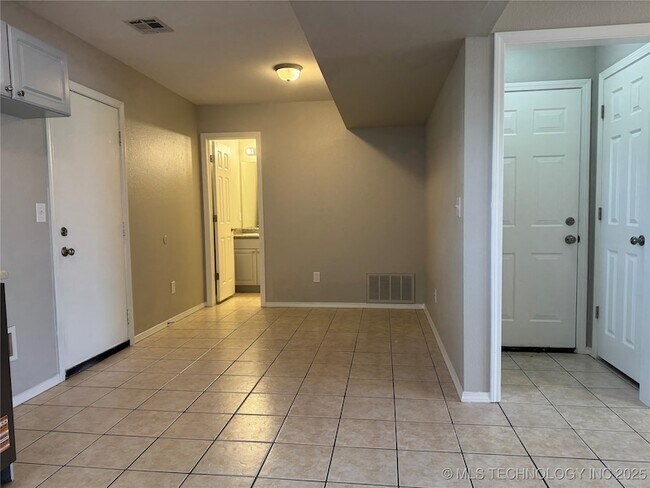 Foto del edificio - 14246 S Hickory St