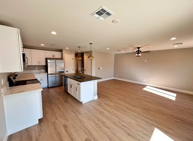 Building Photo - BRAND NEW! 3 bed plus den/loft, NO HOA, EX...