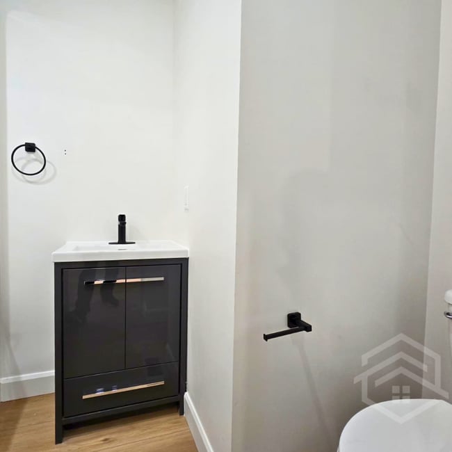 Building Photo - 1-Bedroom Apartment Available!!