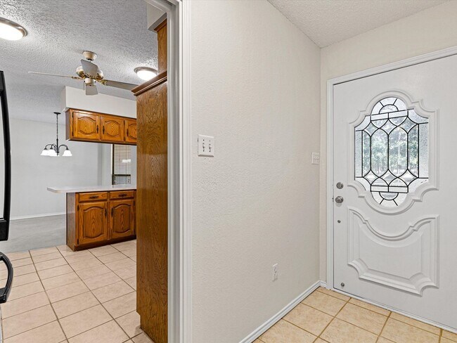 Foto del edificio - Gorgeous 3 bed room 2 bath in Decatur