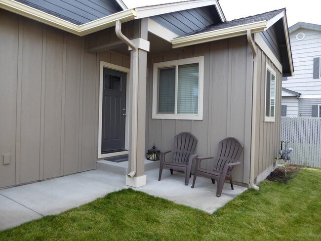 Foto del edificio - 3 br, 2 bath House - 21305 Megan Court