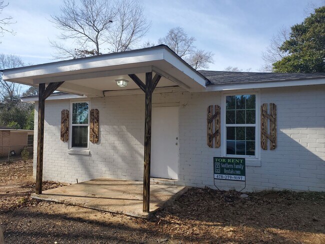 Building Photo - 151 Circle Dr