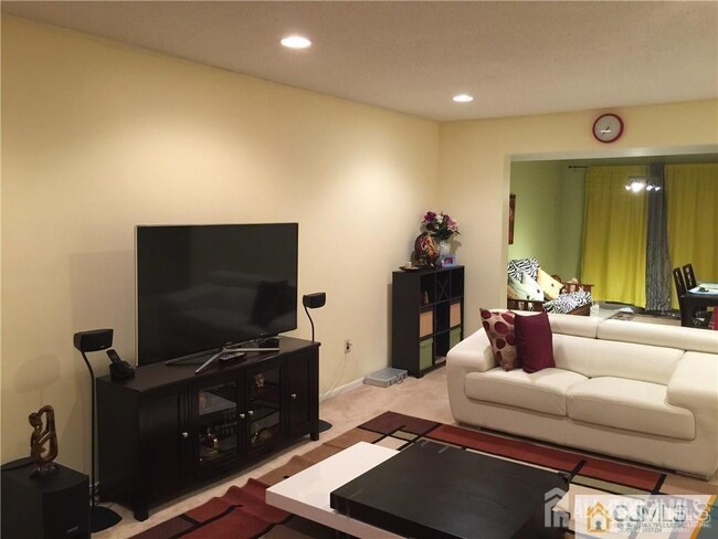 Foto del edificio - 5302 Hana Rd