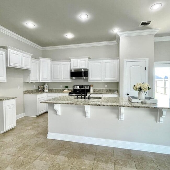 Foto del edificio - 103 Sapphire Springs Rd