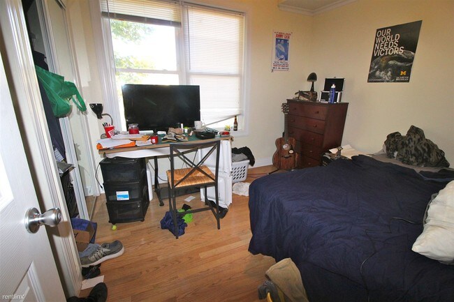 Foto del edificio - 4 br, 2.5 bath  - 910 S Main St # 2 #2