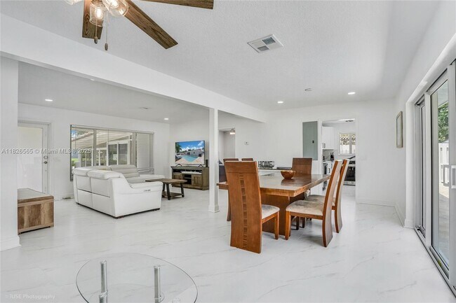 Foto del edificio - 1633 SE 5th Ct