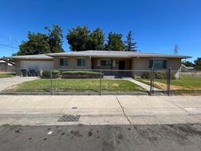 1013 Roanoke Ave