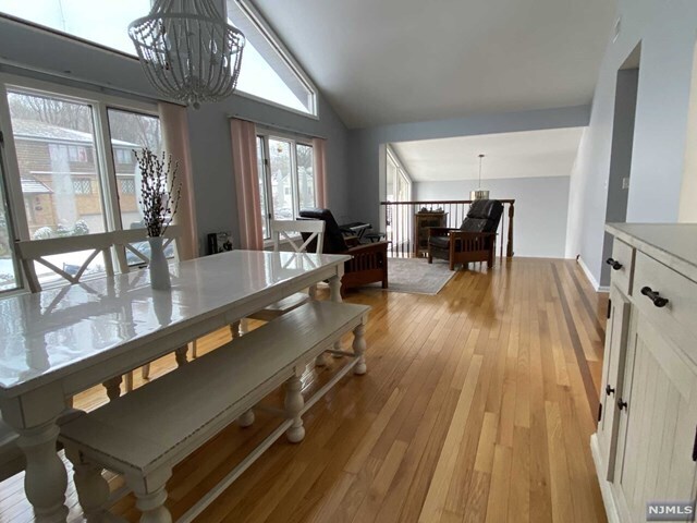 Building Photo - 11 Spruce St