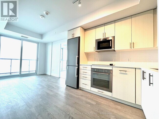 Photo du bâtiment - 2550 Simcoe St N