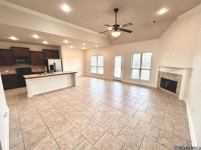 Foto del edificio - 17634 Hoods Ridge Dr