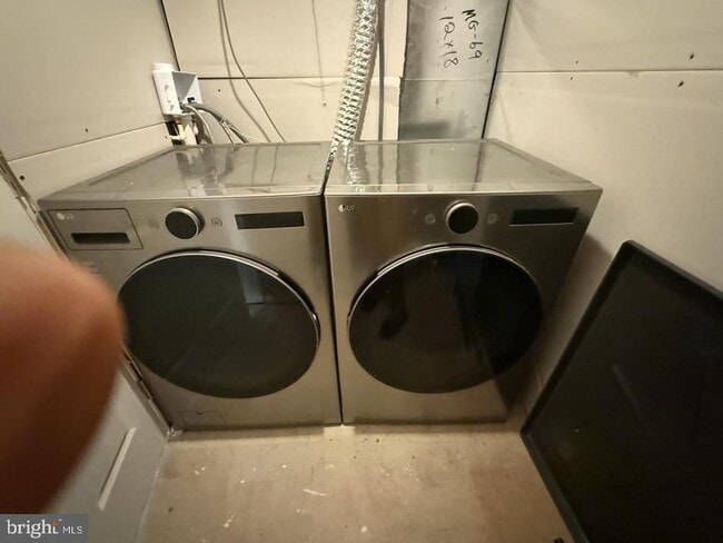 Foto del edificio - 15670 Mendoza Ln