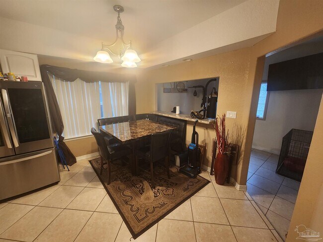 Foto del edificio - 1265 Mazurek Blvd