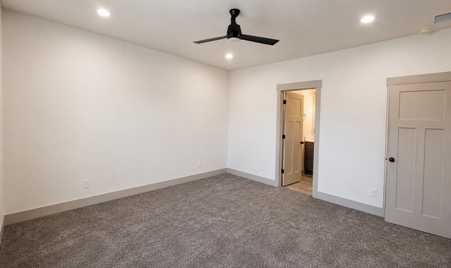 Building Photo - 654 N 3511 E