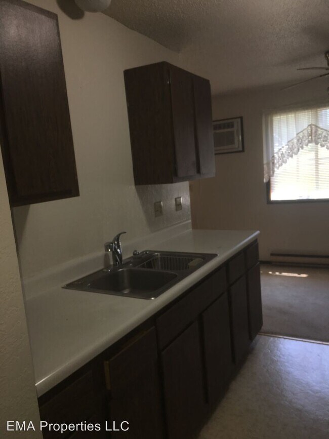 Building Photo - 2 br, 1 bath Apartment - 60 1st Ave. East