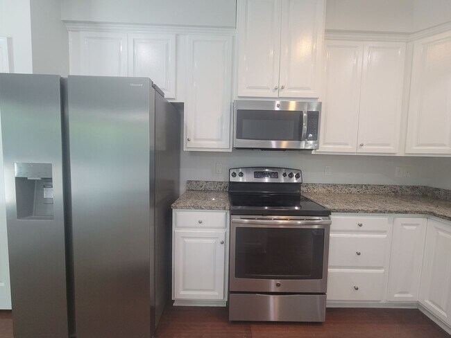 Foto del edificio - 4321 Salt Marsh Lane