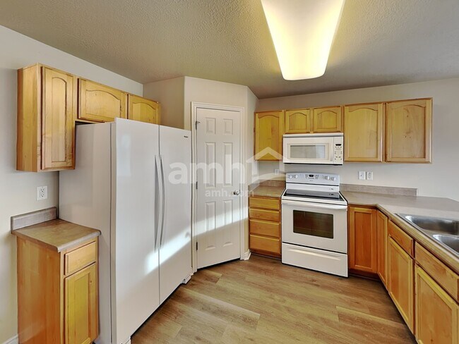 Foto del edificio - 10567 Sugarloaf Dr