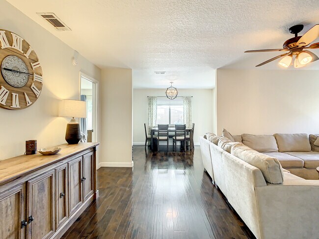 Building Photo - 1373 San Diego Ct