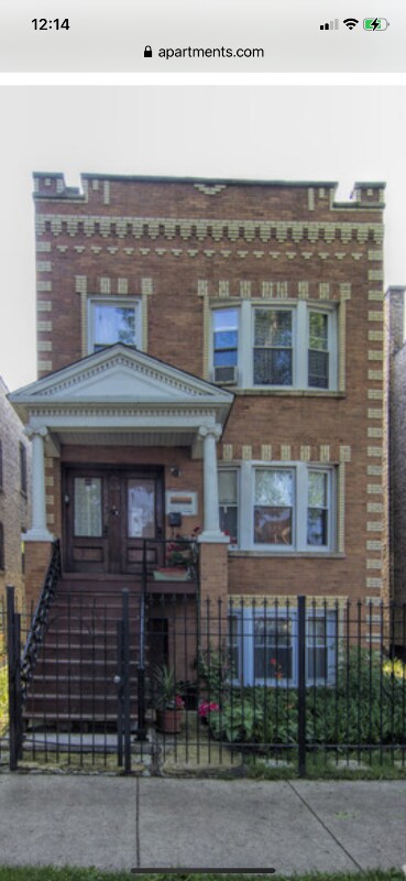 Foto del edificio - 3229 N Hamlin Ave