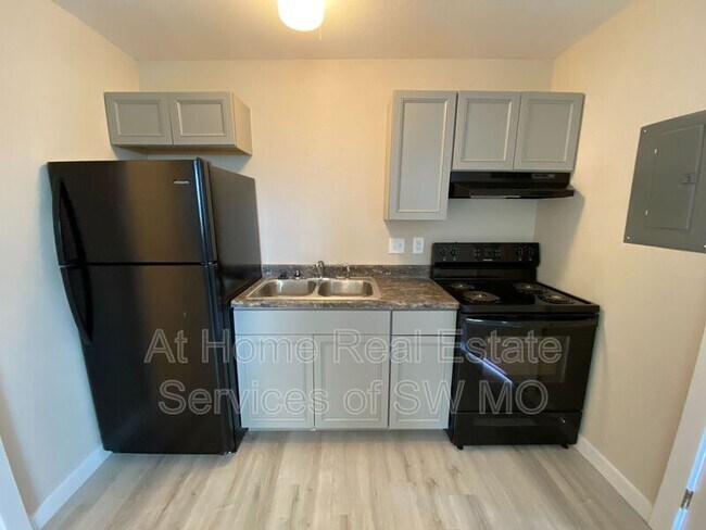 Foto del edificio - 511 S Scenic Ave