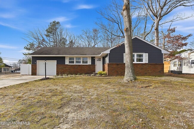 Building Photo - 501 Adolphus St