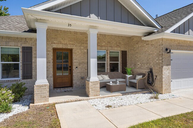 Foto del edificio - 35 Highland Dr NW