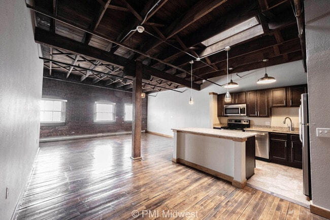 Building Photo - Lofts on Madison