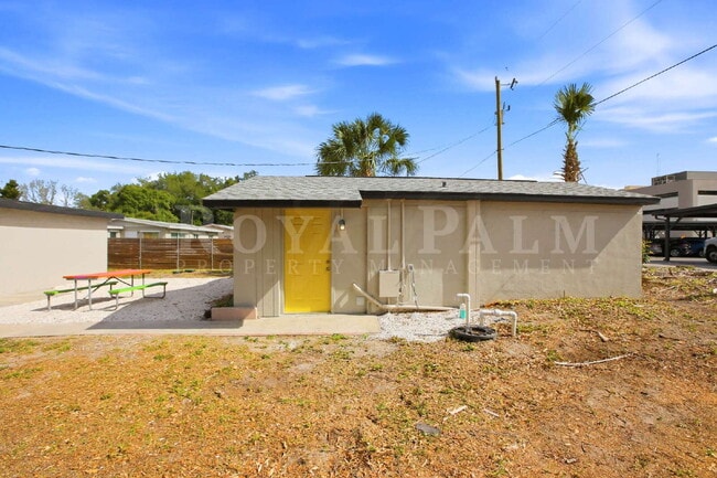 Building Photo - North Fort Myers has 99 Problems but this 1/1 Isn't It!