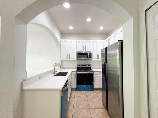 Building Photo - 10398 Park Commons Dr